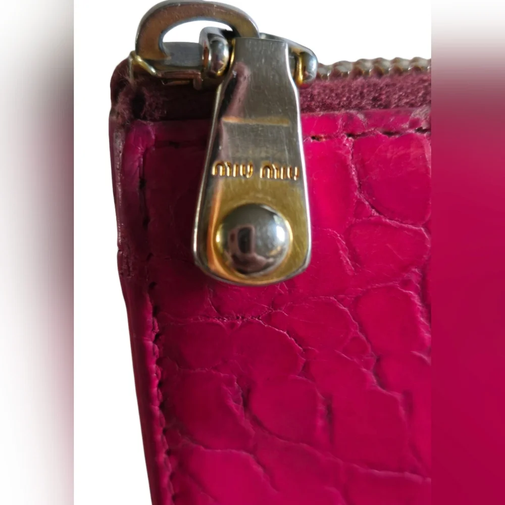 Miu Miu Dark Fuchsia Croc Embossed Leather Long Zip Wallet With COA - Picture 8 of 12